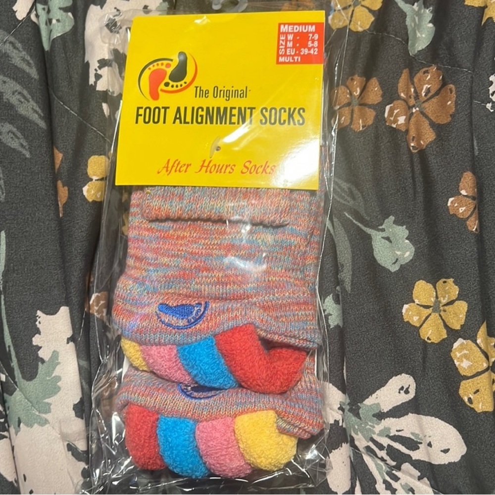 Foot alignment socks